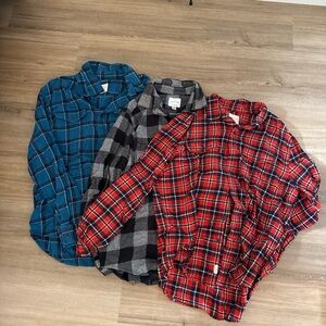 American Eagle Outfitters Casual Plaid Shirts - Blue, Black, Red